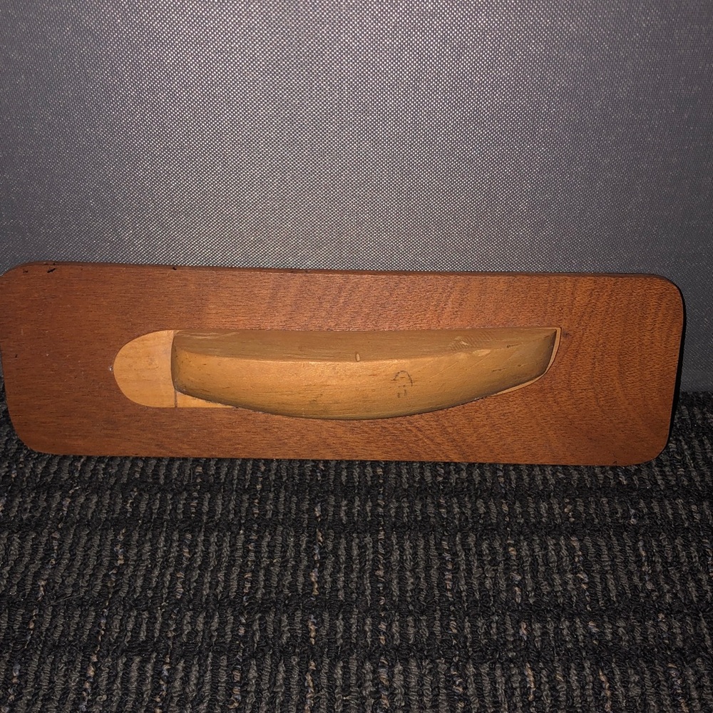 🚚 Hand Craved Wooden Bottom of a Boat